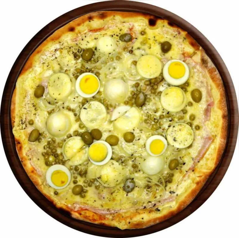 Pizza Portuguesa da Ravena: presunto, muçarela, molho de tomate, ervilhas, ovos, cebola, orégano e azeitonas