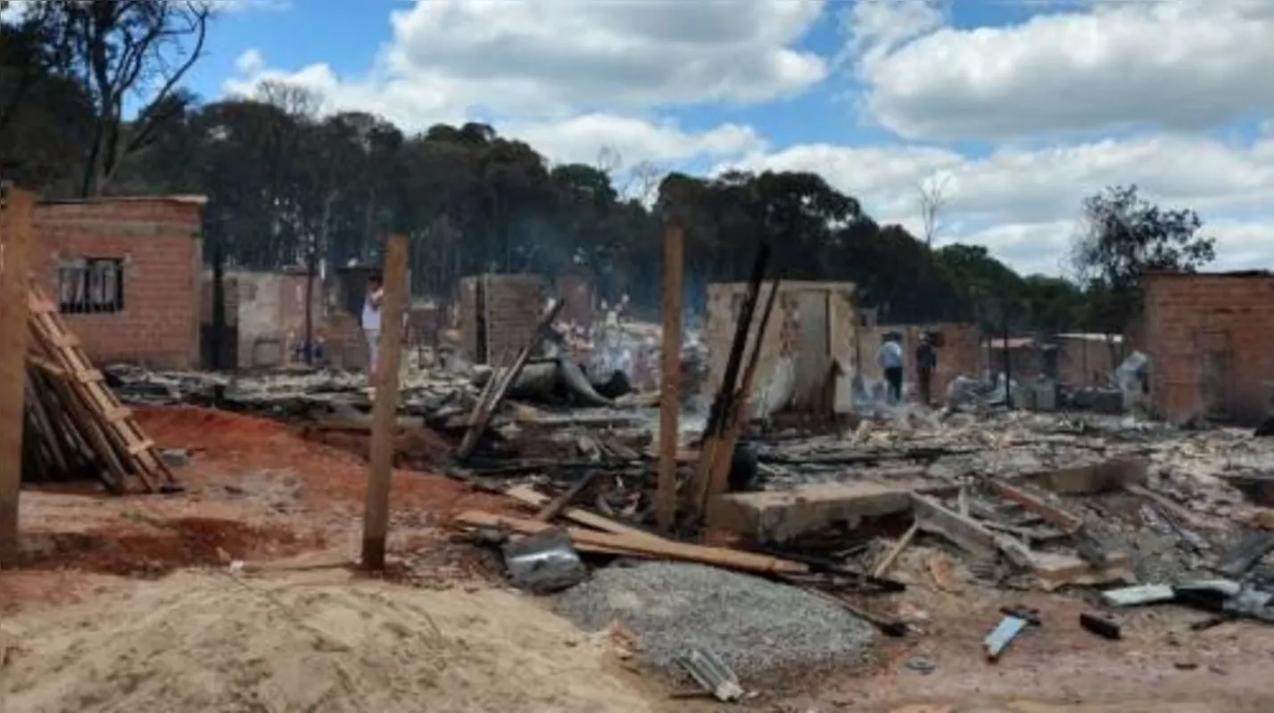 Imagem ilustrativa da imagem Gaeco inicia depoimentos de incêndio que destruiu casas em Curitiba