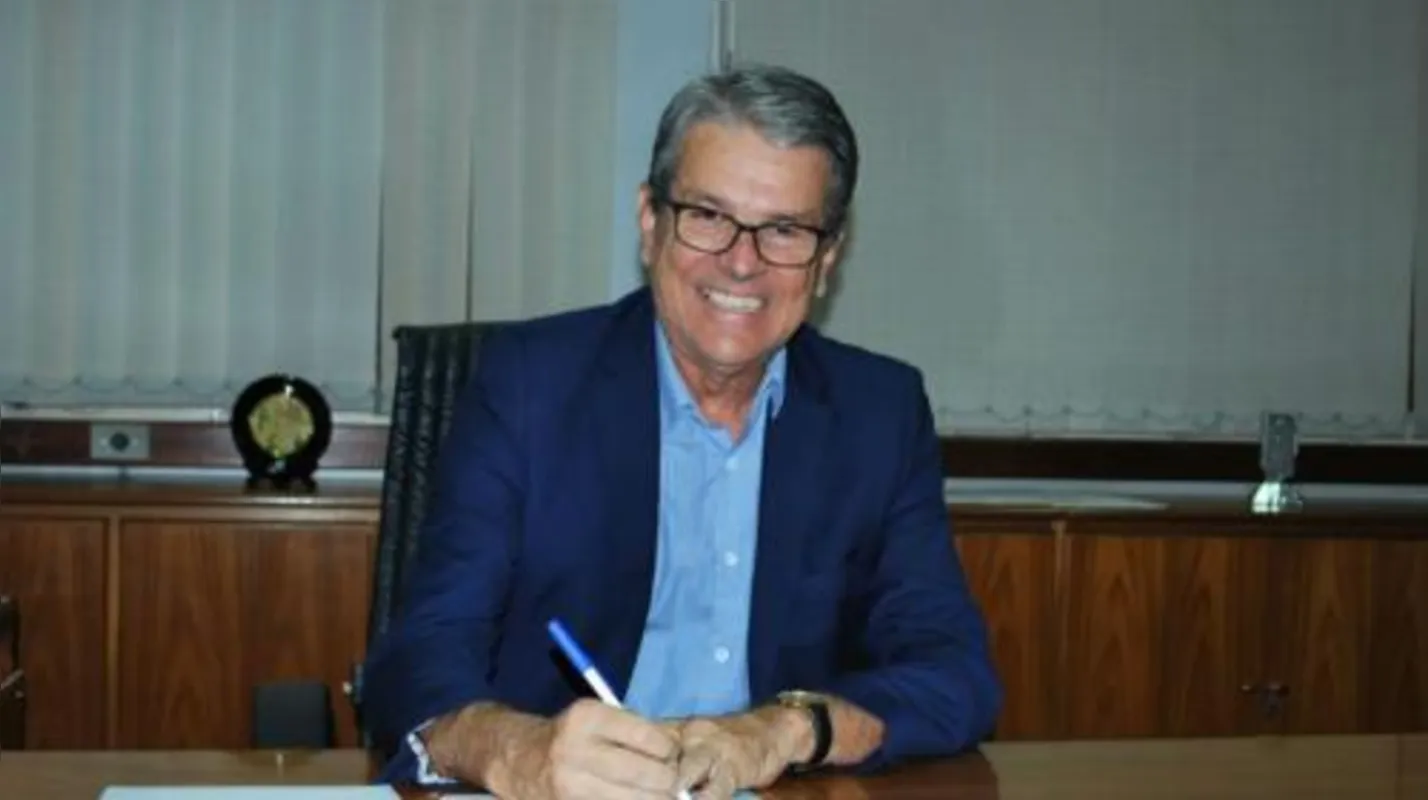 Imagem ilustrativa da imagem Cláudio Tedeschi toma posse como novo presidente da Sercomtel