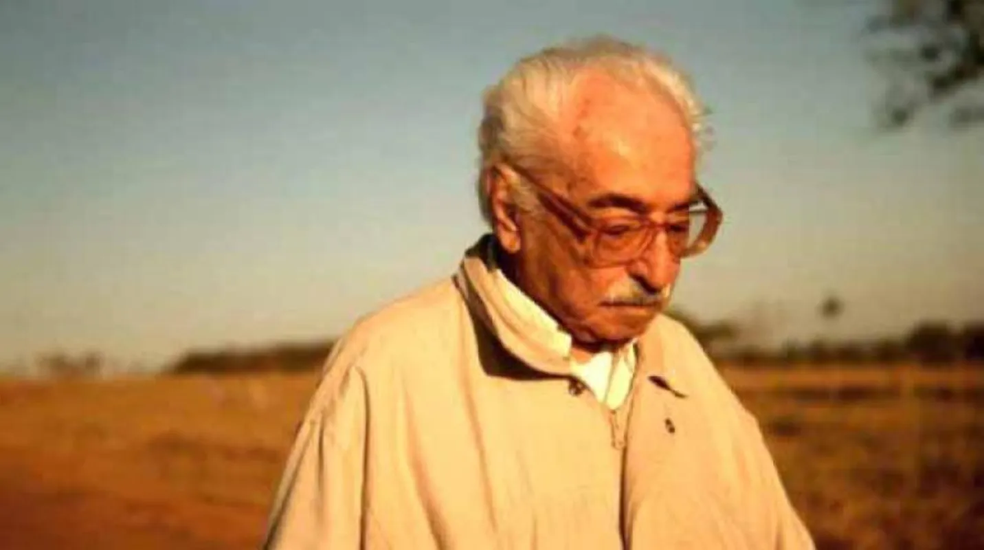 O poeta Manoel de Barros em cena do filme "Nem Dez Por Cento é Verdade"