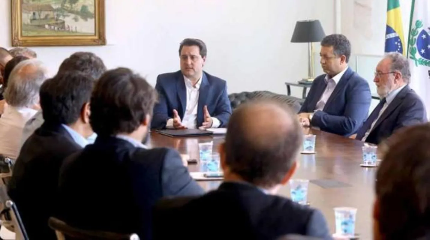 Em reunião com lideranças de Londrina no Palácio Iguaçu, o governador  se comprometeu a discutir com a sociedade o estudo técnico antes de consolidar a fusão