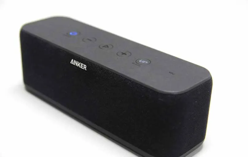 SoundCore Boost Bluetooth, da Anker, tem o grave ajustável por meio de um botão