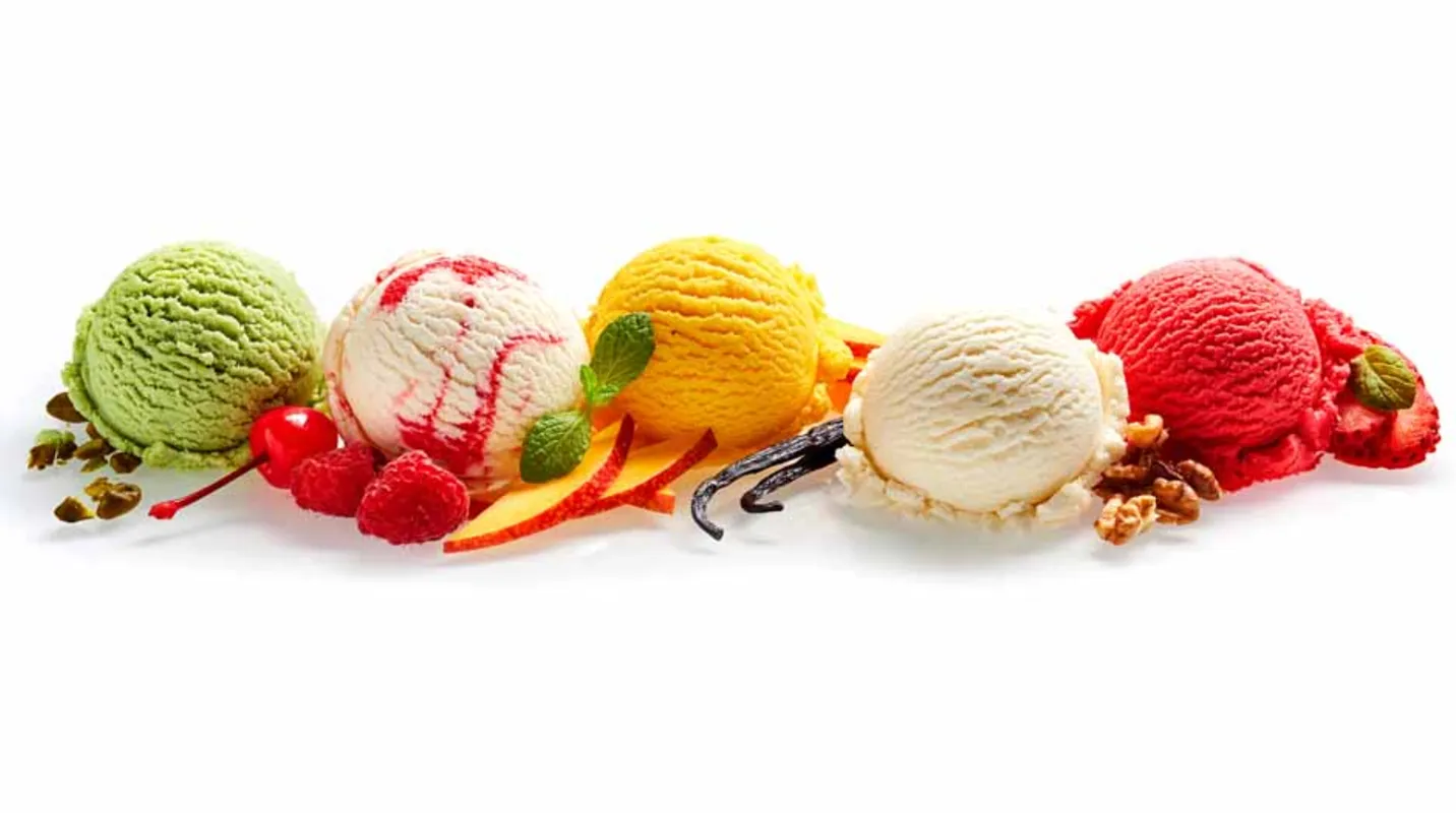 A base dos sorvetes industrializados é feita pela mistura de liga neutra,  que quebra os cristais de gelo; e do emulsificante, que deixa o sorvete leve e fofo