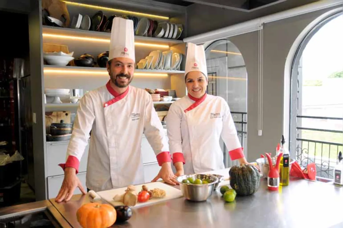 Os chefs Ana Paula Lopes e Pablo Lussich, da Menu Escola de Gastronomia: cursos para formar profissionais e também quem quer melhorar a performance na cozinha