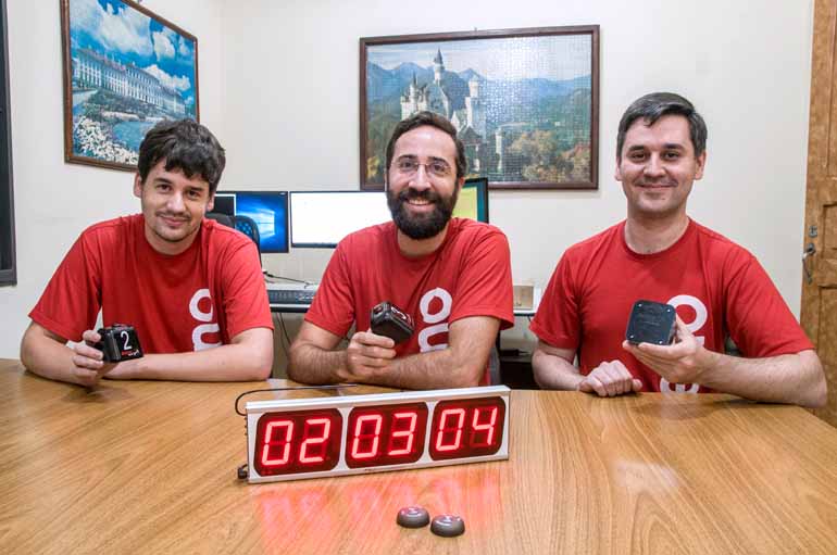 Thiago Prado Lone, Matheus Maciel Rabello e Lucas Prado Lone, da Aceno Digital, lembram que o processo de homologação é custoso e demorado, mas necessário