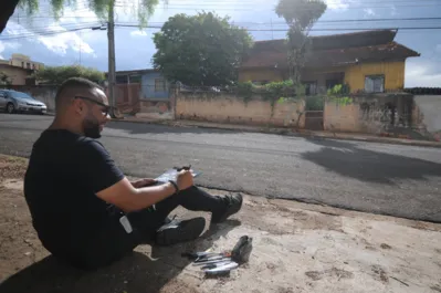 A maior  parte da coleção do artista foi feita na Vila Nova, onde ele nasceu e vive