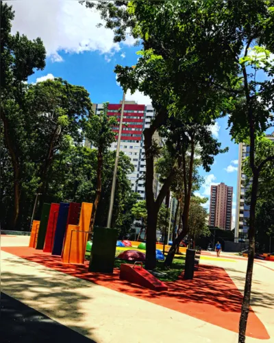 Imagem ilustrativa da imagem CIDADE FALA - Cores