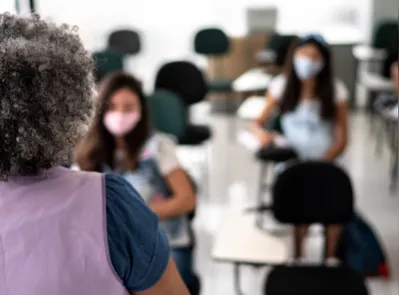 Imagem ilustrativa da imagem Governo reajusta piso dos professores, CNM rebate euforia