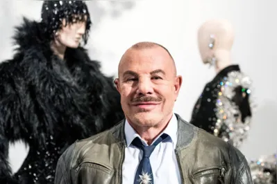 Thierry Mugler: o mais performático dos grandes estilistas empoderou mulheres tornando-as  mais sensuais e selvagens