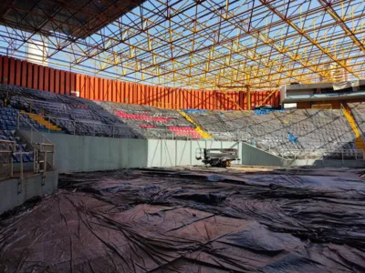 O telhado é o principal ponto de reforma das obras da parte interna do ginásio Moringão