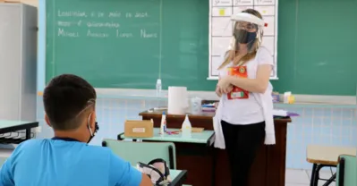 Imagem ilustrativa da imagem Aulas presenciais voltam a ser obrigatórias em Londrina