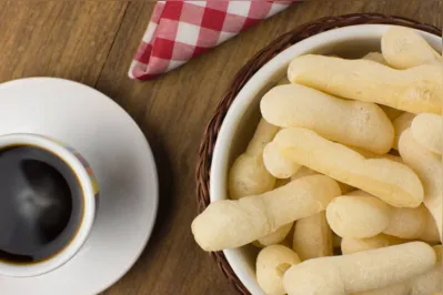 Biscoito de polvilho com cafezinho: sabores da infância