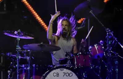 O baterista Tylor Howkins foi homenageado em festival colombiano e no Lollapalooza no Brasil