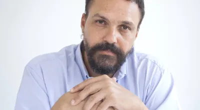 Paulo Scott possui quase duas dezenas de livros publicados, incluindo romances, poesias e contos