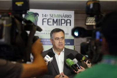 O secretário de Estado da Saúde, Beto Preto, lançou o Programa Opera Paraná