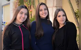 Recepção aos calouros no Teatro Londrinense