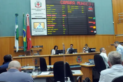 Os vereadores de Londrina reuniram-se na tarde desta terça-feira (26) para a 24ª sessão ordinária de 2022.