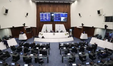 Imagem ilustrativa da imagem Deputados aprovam criação de mais 542 cargos comissionados no MP, TJ e AL
