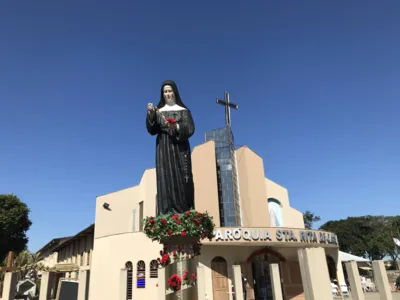 Imagem ilustrativa da imagem Devotos celebram a padroeira Santa Rita de Cássia em Londrina