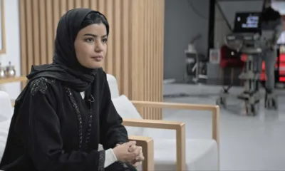 Combinando o retrato social mais severo e urgente com um tom afável,  a diretora Haifaa Al-Mansou consegue encadear com vivacidade a improvável odisseia de uma médica que se candidata a um cargo público em sua cidade