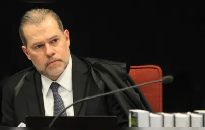 Imagem ilustrativa da imagem Toffoli rejeita ação de Bolsonaro contra Moraes por abuso de autoridade