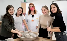 Com as mãos na massa