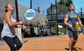 Torneio Mães e Filhos movimenta quadras do Lake Beach Sports