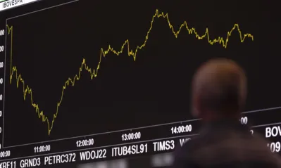 A Bolsa de Valores brasileira caminhava na manhã de terça-feira para a sua oitava queda consecutiva, com o índice de referência Ibovespa perdendo 0,52%, a 102.056 pontos