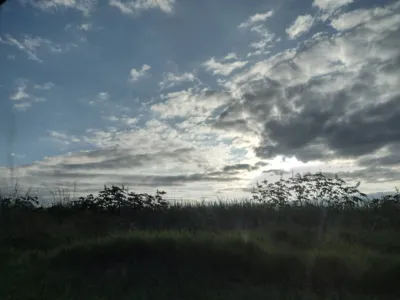 Imagem ilustrativa da imagem CIDADE FALA - Céu de algodão!