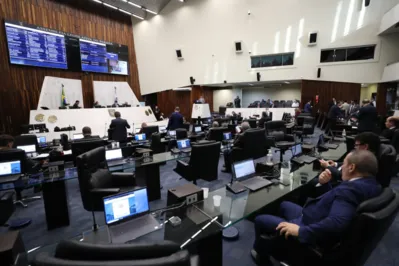 Imagem ilustrativa da imagem Deputados tentam reverter no TSE cassação de chapa pelo TRE