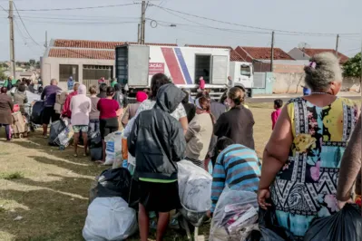 Imagem ilustrativa da imagem Em Apucarana, famílias trocam recicláveis por alimentos frescos