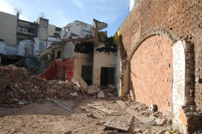 Imagem ilustrativa da imagem Imóvel antigo na rua Quintino Bocaiúva é demolido