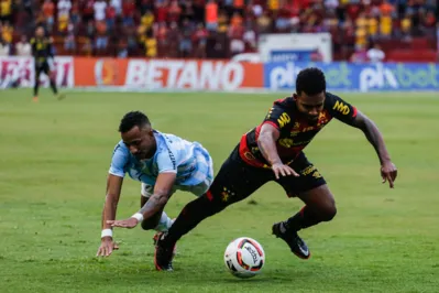 Imagem ilustrativa da imagem Londrina faz jogo apático e perde para o Sport na Ilha do Retiro