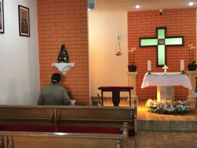 Imagem ilustrativa da imagem Nossa Senhora ganha nova coroa com a ajuda da comunidade londrinense