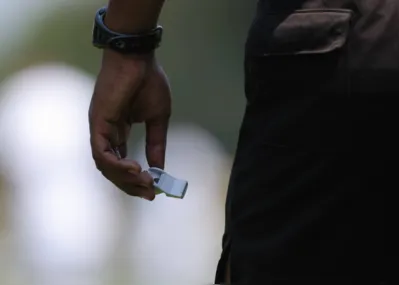 No futebol, o vídeo tem virado um amuleto para arbitragem e jogadores