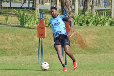 Douglas Coutinho é o artilheiro do LEC no ano, com 10 gols, sendo seis na Série B