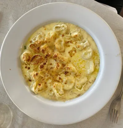 Tortellis de queijo provolone: especialidade italiana
