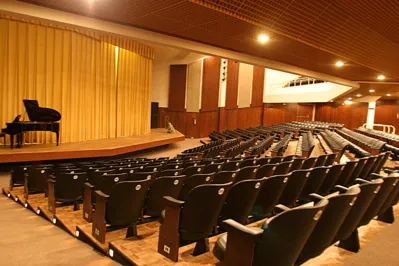Considerado um dos "diamantes" de Ibiporã, o Cine Teatro Padre José Zanelli completa 34 anos  com grande programação cultural