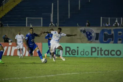 Imagem ilustrativa da imagem LEC sai na frente, toma dois gols no fim e perde para o Cruzeiro