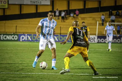O Londrina conseguiu vencer o Novorizontino fora de casa e voltou a encostar no G4.