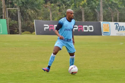 Recém-contratado, o lateral Jeferson deve fazer a sua estreia no LEC no sábado diante do Novorizontino