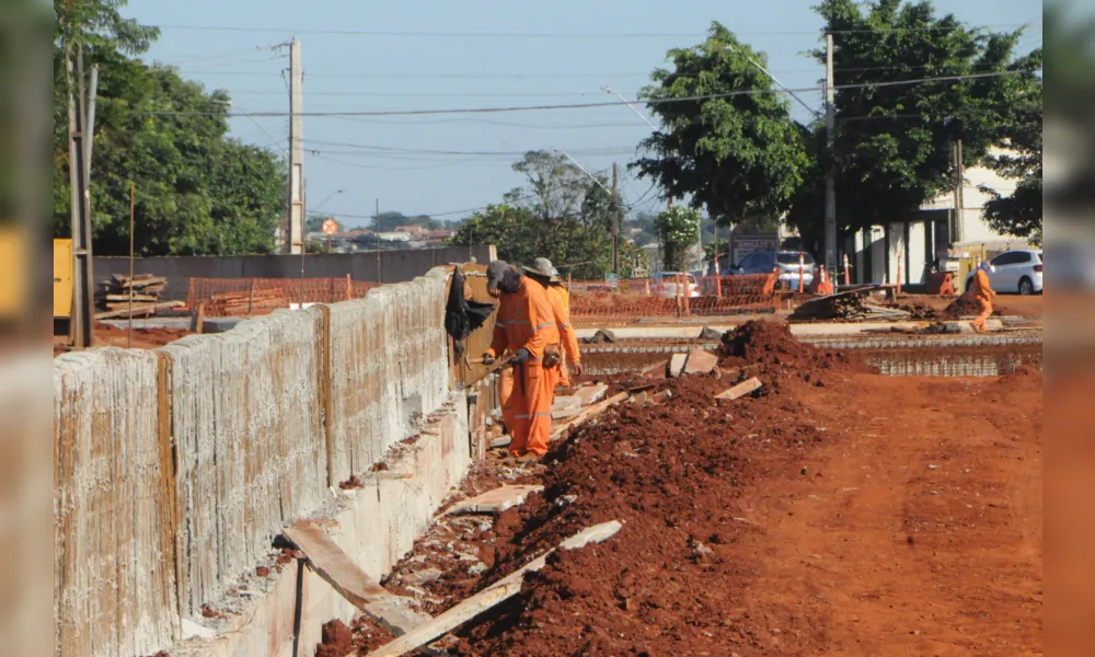Imagem ilustrativa da imagem Novo cronograma de empresa prevê entrega da trincheira em novembro