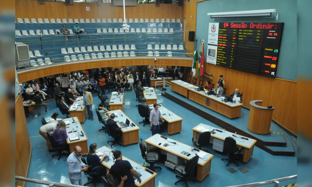 Os vereadores da Câmara Municipal de Londrina se reuniram na tarde desta quinta-feira (2) para a primeira sessão ordinária de 2023, que marcou o início dos trabalhos legislativos da nova Mesa Executiva.