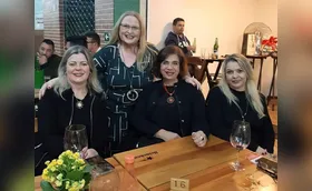 Comemoração no Mercado Shangri-lá