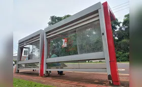 Sem manutenção, abrigos Superbus viram alvo de vandalismo e descaso