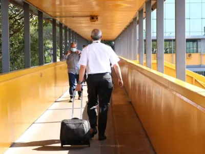 Imagem ilustrativa da imagem Anvisa volta a obrigar uso de máscaras em aeroportos e aviões