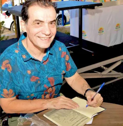 Eduardo Baccarin-Costa: "A vida é uma sequência de relações intertextuais, nas quais nossas histórias acabam sendo entretecidas com outras"