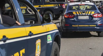 Imagem ilustrativa da imagem Bolsonaristas atacam agentes da PRF em SC e no Pará