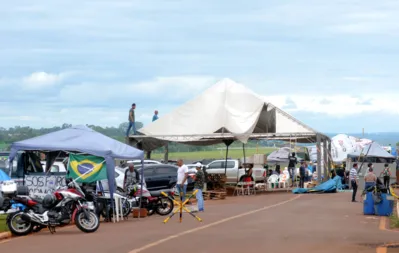 Imagem ilustrativa da imagem Bolsonaristas desmontam acampamento em frente ao Tiro de Guerra