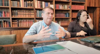 Mandatário viajou para Miami e não passará faixa a Lula